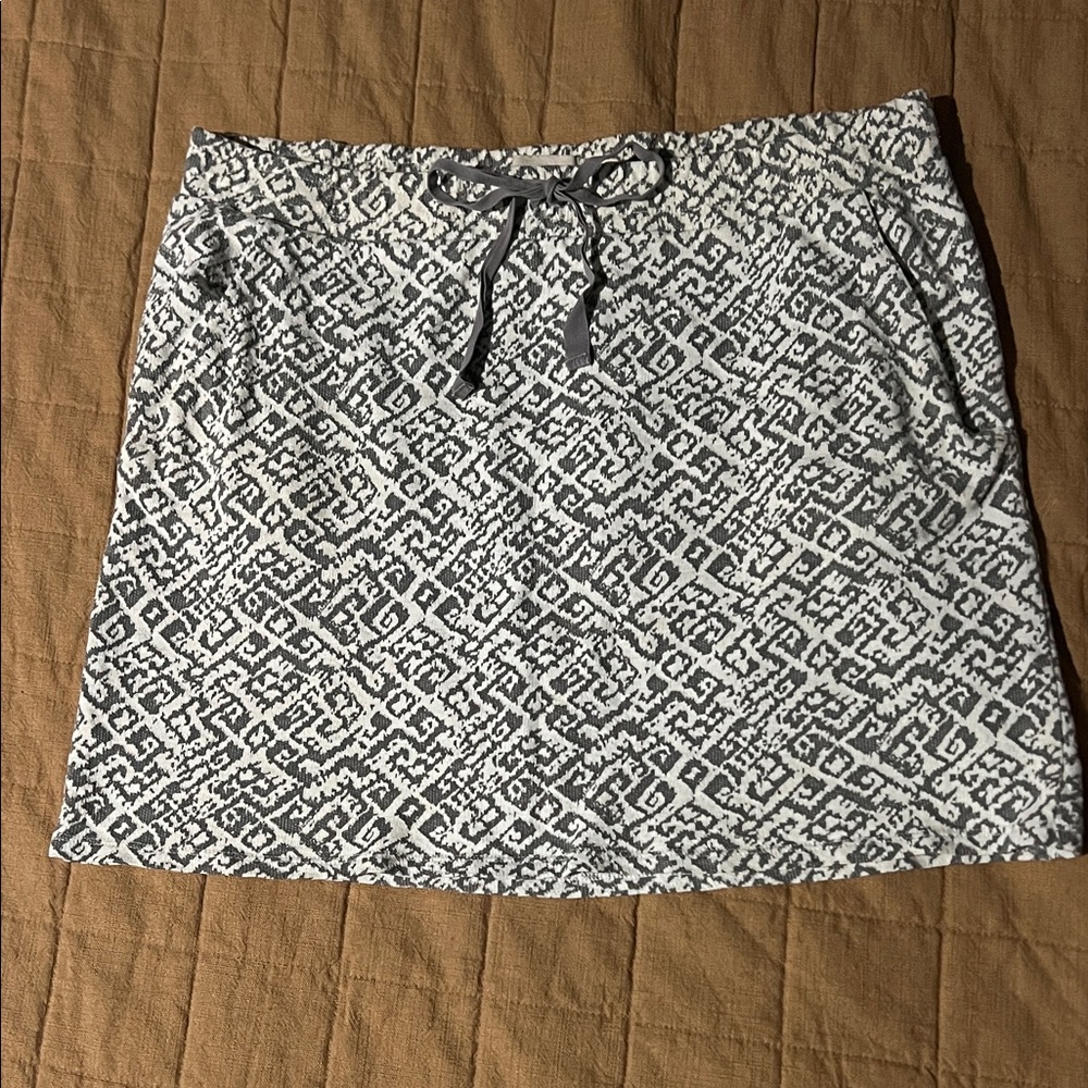 Ann Taylor Factory Gray and White Mini Skirt